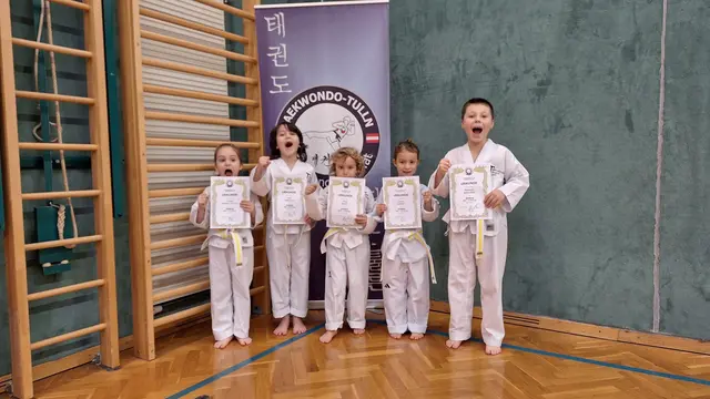 A-KUP Prüflinge
v.l.n.r: Lydia Arnautovic, Isak Omerovic, Elisa Rafyi, Lena Gimesi, Maksym Kovrin
