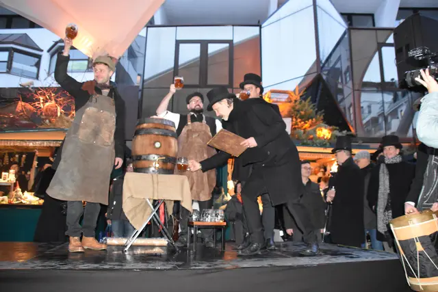 Beer-Tapping-Ceremony am 4. Dezember Telfer Wallnöferplatz.