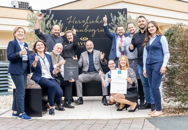 Das Avita-Team um Geschäftsführer Peter Prisching darf sich über die Wiedereröffnung am Freitag freuen. | Foto: AVITA Resort