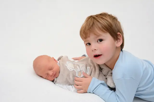 Name: Moritz mit Bruder Michael
Geburtsdatum: 13.12.2025
Gewicht: 2.650 g
Größe: 47 cm
Eltern: Katharina Hochreiter und Andreas Scheikl aus St. Barbara | Foto: Babysmile