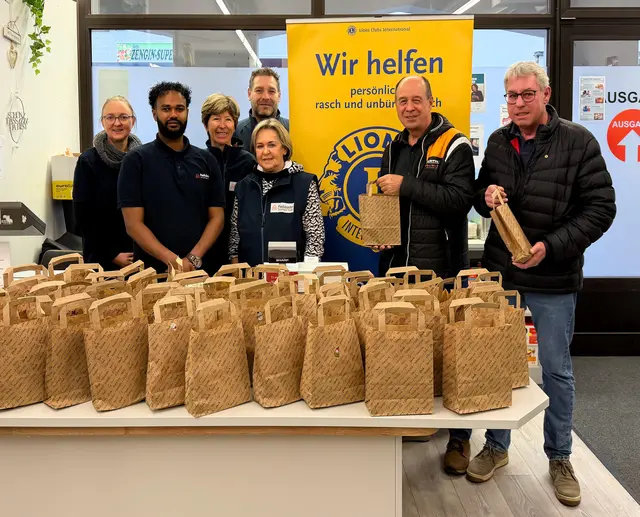 v.l.: Andrea Kerber (GF Paulusladen), Guuled Hassan, Christine Warger, Ronald Häsele, Susanne Dirr, Wolfgang Köck (Präsident Lions-Club) und Christian Zahedi (1. Vizepräsident Lions-Club). | Foto: Lions Club