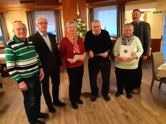 August Fuchs, Franz Streimetweger, Rosa Zeitlhofer, Karl Leonhardsberger, Veronika Leonhardsberger, Franz Kaufmann (v.l.) | Foto: Seniorenbund Mank