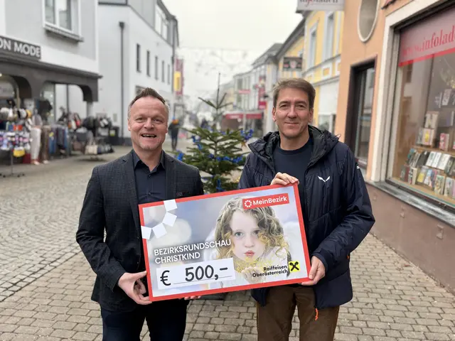 Armin Ramsebner (re.) mit MAnfred Wiesmüller von MeinBezirk Kirchdorf. | Foto: Staudinger