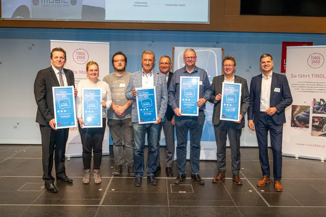 LR René Zumtobel, Alexandra Stürzl (Ebbs), Alexander Achrainer (Ebbs), Bgm. Rudolf Puecher (Brixlegg), Alfred Landl (Brixlegg), Bgm. Josef Auer (Breitenbach am Inn), Bgm. Walter Osl (Angerberg), Rupert Ebenbichler (GF Energieagentur Tirol) v.l. | Foto: Energieagentur Tirol / Blitzkneisser