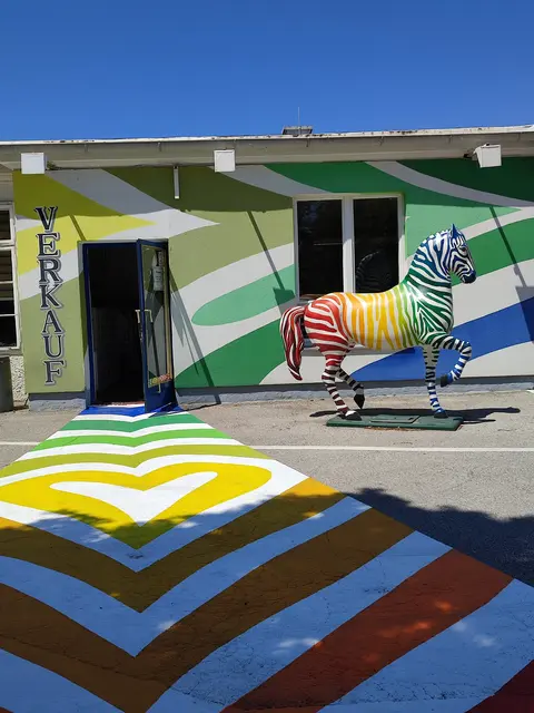 Sefra Farben Verkauf. | Foto: Sefra