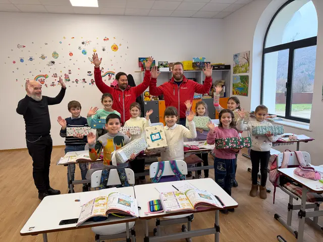 Große Freude über die Weihnachtspackerl.  | Foto: ©Weihnachtspackerlaktion