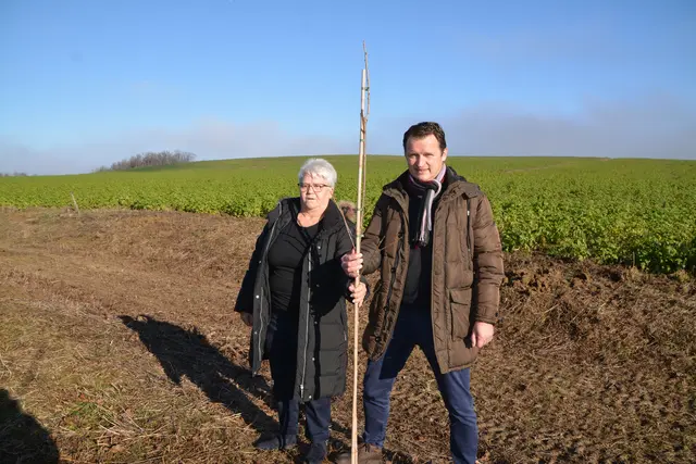 Bürgermeister Martin Karall beim Rückhaltebecken in Nebersdorf. | Foto: Rosenberger Victoria