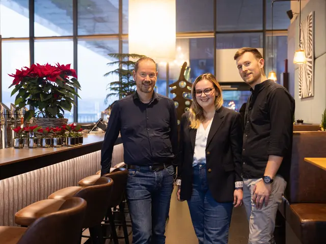 Von links: Gregor Gschwendtner, Vizebürgermeisterin Merima Zukan (SPÖ) und der neue Pächter Felix Wiesinger | Foto: Stadt Linz