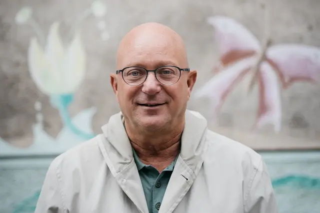 Im Alter von 66 Jahren ist am Donnerstag der bekannte Publizist, Journalist und Lehrer Nikolaus "Niki" Glattauer verstorben. (Archiv) | Foto: Brandstätter Verlag