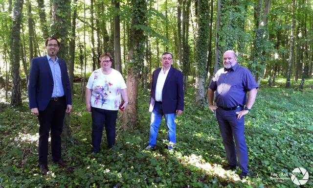 Auch ein Waldfriedhof ist in Schrems in Arbeit. | Foto: Karl Tröstl