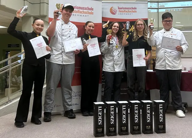 Die Top drei: Valentina Unger, Oskar Kaufmann, Klara Schreiner, Sabrina Ferstl, Julia Jandrisovits, Gergö Nagy | Foto: HLT Oberwart