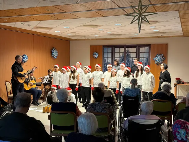 Musik für die Senioren. | Foto: Medienmittelschule Augasse