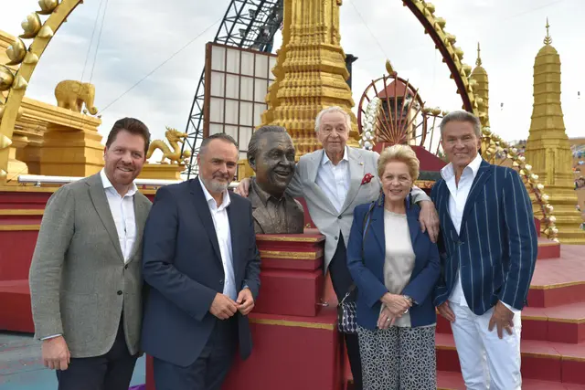 Daniel Serafin, Hans Peter Doskozil, Harald Serafin, Ingeborg Serafin, Alfons Haider (v.l.).
 | Foto: Seefestspiele Mörbisch