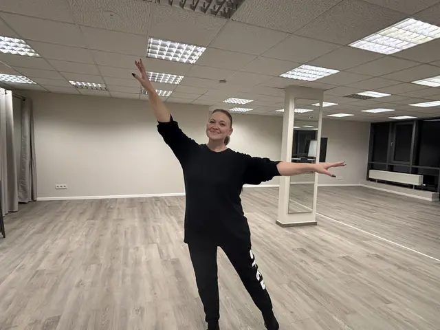 Die gebürtige Ukrainerin Inna Dörfler zeigt, dass Ballett auch im Erwachsenenalter erlernt werden kann. | Foto: MeinBezirk.at/Astrid Siebert