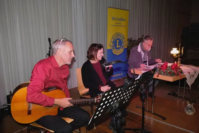 Georg Jantscher an der Gitarre, Sängerin Melissa Prutsch und Walter Draxler bei der Lesung | Foto: Peter Paar