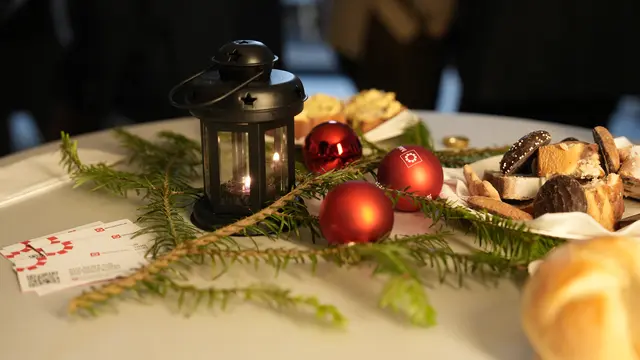 Kekse, Leckereien und Kerzenschein. Wir wünschen unseren Leserinnen und Leser eine schöne Weihnachtszeit.  | Foto: Foto: Sabrina Moriggl
