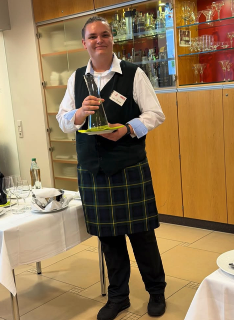 Sandro Stichauner, Lehrling im Gasthaus Fruhmann, sicherte sich die Bronzemedaille in der Kategorie Restaurant/Service. | Foto: Privat