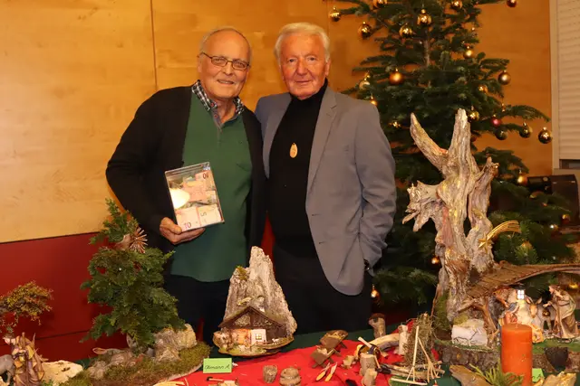 Alfred Obmann (rechts) und Christian Worofka stellten sich in den Dienst der guten Sache. | Foto: Stadtgemeinde Althofen
