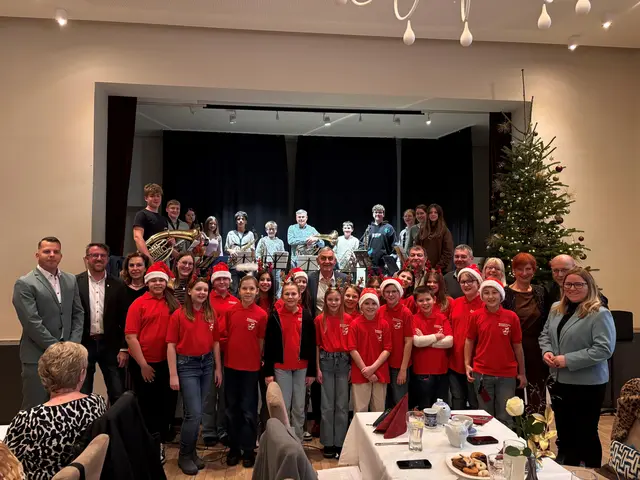 Mit ihren musikalischen Darbietungen stimmten die Schülerinnen und Schüler der Musikmittelschule Schärding die Anwesenden auf die bevorstehenden Feiertage ein. | Foto: Stadtgemeinde Schärding