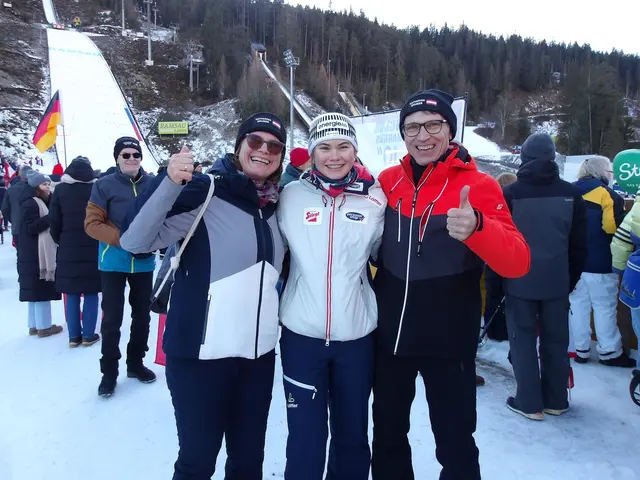 Papa und Mama jubelten mit dem neuen Shootingstar der Nordischen Kombination.  | Foto: Herbert Schöttl