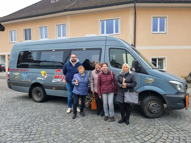 Bürger:innen ab 65 Jahren können den Service nutzen, um bequem ihre Einkäufe und Besorgungen zu erledigen. | Foto: Gemeinde Vöcklamarkt