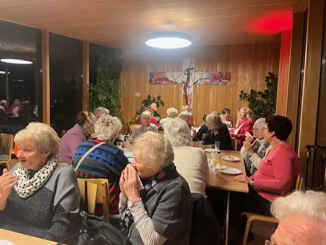 Die Adventfeier in Kritzendorf war sehr gut besucht. | Foto: Pfarre St. Vitus/Ilse Kovats