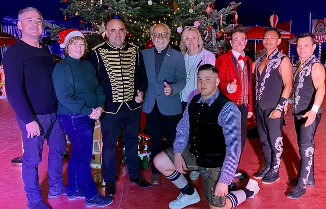 Mauthausen Tourismus und Strudengau-TV gratulieren zur gelungenen Premiere. | Foto: Franz Leitner, Strudengau-TV