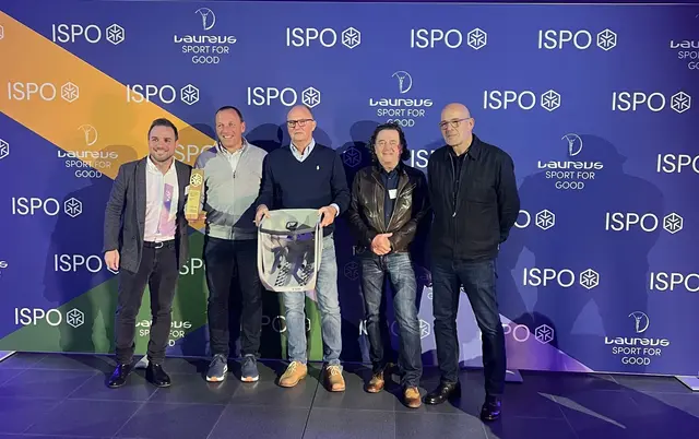 Franz Patscheider und Helmut Dollnig bei der Überreichung des Awards. | Foto: Patscheider Sport