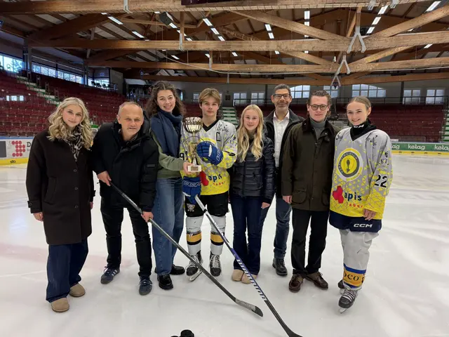 Die Schüler gewannen, fröhlich kann es jetzt bald in die Weihnachtsferien gehen.  | Foto: Prasser 
