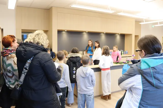 Die Bibliothek wurde pünktlich zum Tag der offenen Tür in den ersten Stock verlagert. | Foto: MeinBezirk.at