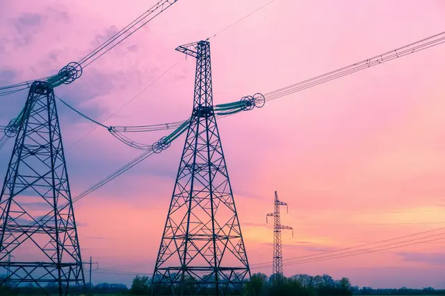 Die Strom- und Gasentgelte entwickeln sich 2026 sehr unterschiedlich. | Foto: Evgeniy Alyoshin auf Unsplash