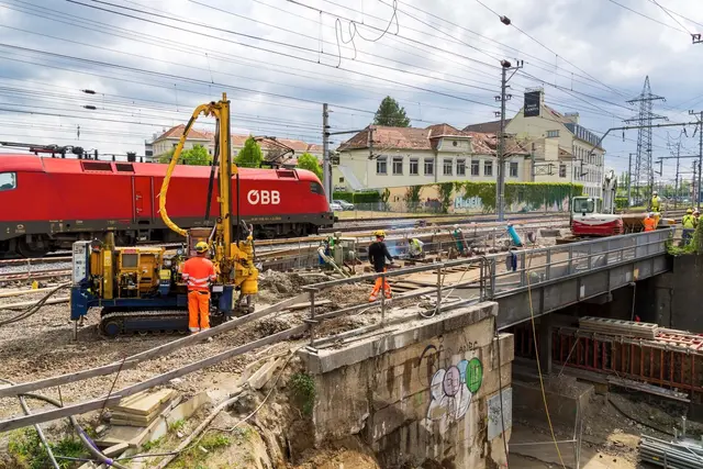 Das Großprojekt in der Peter-Tunner-Gasse neigt sich dem Ende zu. Ab Juni soll der Abschnitt wieder für den Verkehr freigegeben werden.  | Foto: ÖBB/Chris Zenz