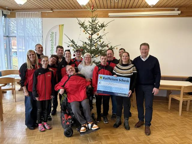 Vertreter der ÖVP-Ortsgruppe besuchten die Lebenshilfe-Sportler in Ried. | Foto: ÖVP Lambrechten