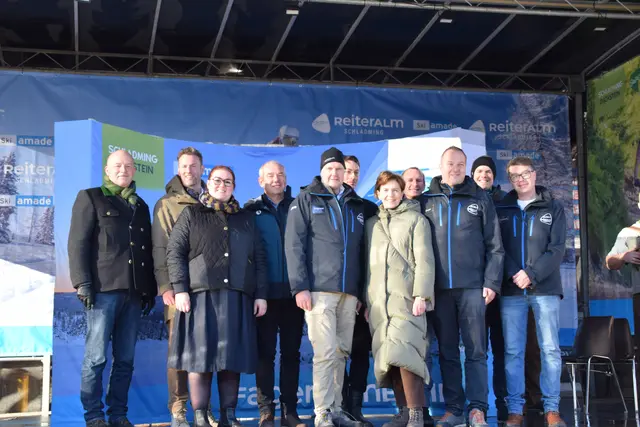 Bgm Schladming, Hermann Trinker, Bgm Forstau Gregor Schwarz, Abgeordnete Carina Reiter, Peter Lingenhel, Siegmund Pitzer, Pfarrer Rößler, Brigitta Pallauf, Pfarrer Eder, Daniel Berchthaller, Martin Hugo Mäser, Thomas Trinker | Foto: MeinBezirk