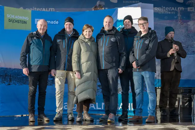 v. l. n. r.: Peter Lingenhel (Doppelmayr), Siegmund Pitzer (Vorstand Reiteralm Bergbahnen) , Landtagspräsidentin Brigitta Pallauf, Daniel Berchthaller (Geschäftsführer Reiteralm Bergbahnen), Martin Hugo Mäser (Doppelmayr), Thomas Trinker (Technischer Leiter) | Foto: Reiteralm Bergbahnen/Gerald Grünwald