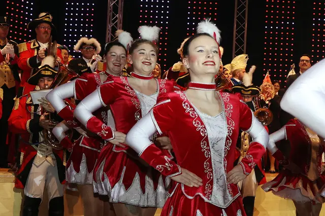 Die Auftritte der verschiedenen Garden sorgen beim Hofball am Samstag, 17. Jänner, für einen kurzweiligen Abend.  | Foto: Helmut Klein
