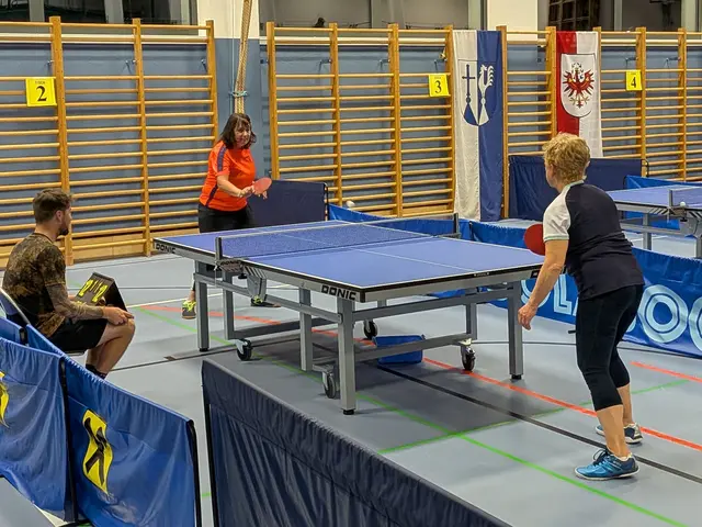 Damenfinale zwischen Monika Mark (li.) und Renate Grander (re.)