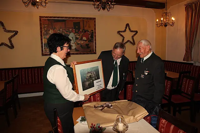 90. Geburtstag von Ehrenfähnrich Hubert Arnold im Gasthof Assisi/Neu/Anif
Ansprache des Kam.-Obm. Raimund Stumper