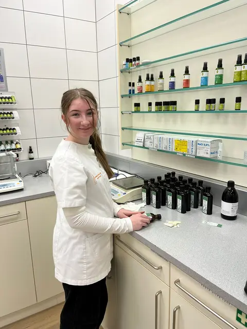 Die Schülerinnen und Schüler erhielten Einblicke in den Arbeitsalltag der Betriebe. | Foto: MS Deutschlandsberg