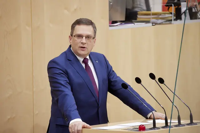 Die Republik Österreich hat angekündigt, sich am Verfahren von August Wöginger (ÖVP) zu beteiligen und fordert Schadensersatz. | Foto: Parlamentsdirektion / Thomas Topf