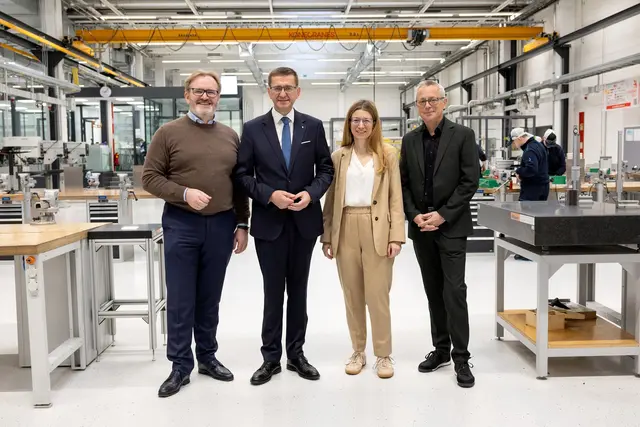 Thomas Bründl, Geschäftsführer Starlim Sterner, Wirtschafts-Landesrat Markus Achleitner, die Direktorin des Boutique Hotels Hauser, Sophie Schick und der AMS-Landesgeschäftsführer-Stellvertreter, Markus Litzlbauer. | Foto: Land OÖ/Margot Haag