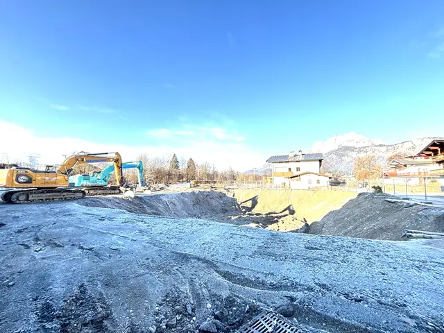 Die Altbauten am Schwimmbadweg sind bereits Geschichte. | Foto: Nikolaus Kogler