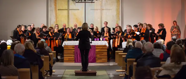 Der Kirchenchor CANTonio unter der Leitung von Andrea Schneider