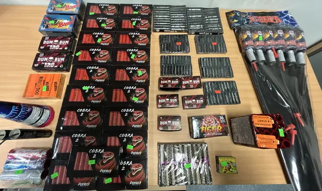 Polizei stellte Sprengsätze der Kategorie F4 aus der Tschechei bei drei Jugendlichen sicher.  | Foto: Polizei OÖ