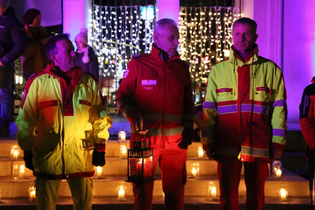 Gerhard Czappek, GF Samariterbund Tirol, Günther Ennemoder, Präsident Rotes Kreuz Tirol, Michael Stock, Landesleiter Wasserrettung Tiro | Foto: Eva Rettenbacher, Rotes Kreuz Tirol, Cara Bank, Johanniter Tirol