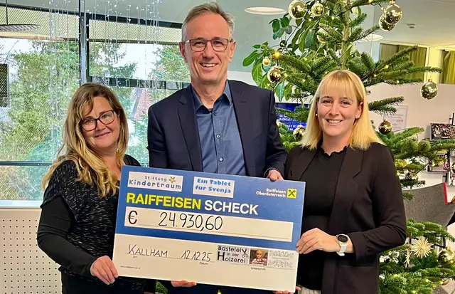 von links: Manuela Silian (Trendfloristik), Stefan Ruttinger (Weihnachtsmarkt Kallham) und Stephanie Gerstorfer (Steffis Tortenwelt)
