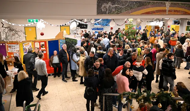 Zahlreiche Besucherinnen und Besuchern besuchten vor Weihnachten die Mittelschule Lebring, um sich auf Weihnachten gemeinsam einzustimmen. | Foto: MS Lebring, Ernst Gutjahr und Christoph Schriebl