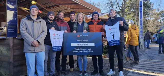 ÖSV-Skistars sammelten im Rahmen der Kaiserweihnacht am Bergisel Innsbruck 15.000 Euro für die Kinder- und Jugendpsychatrie der tirol kliniken. | Foto: tirol kliniken/Schwamberger