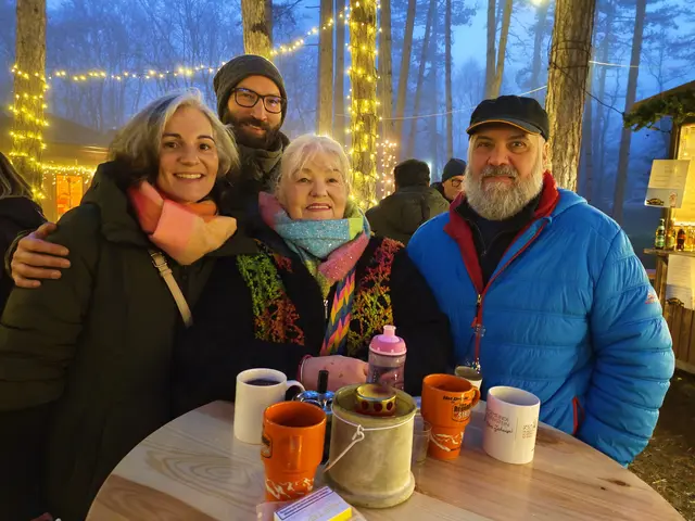 Stunden in Geselligkeit in herrlichem Ambiente und mit herzhaften Köstlichkeiten genießen, konnten die Gäste bei der "Weihnacht im Föhrenwald".