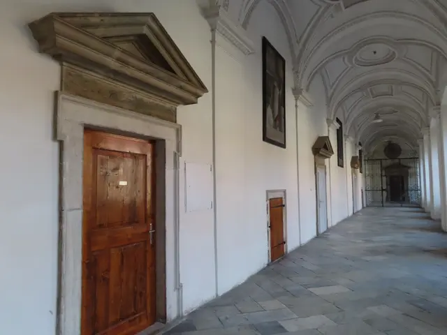 Beim zweiten Giebel - weiße Türe war meine Eingangstüre zur Unterkunft. 